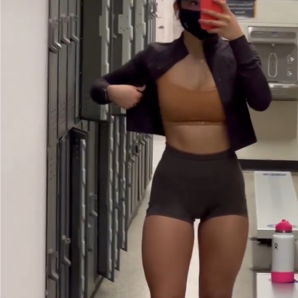 Alphalete pulse balance bra in chestnut - Picture 9 of 12